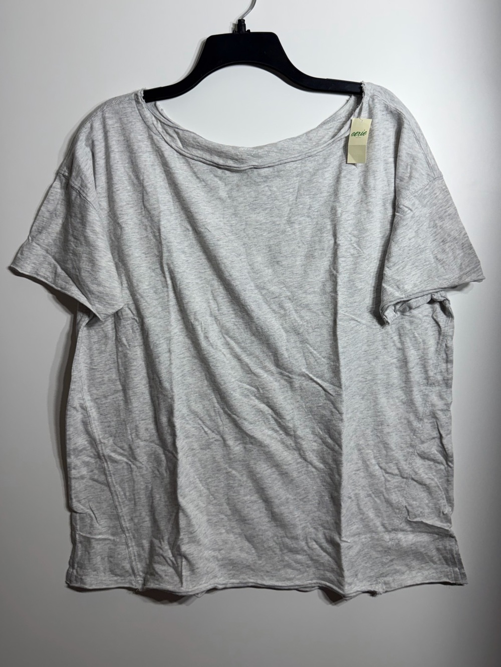 Aerie Women’s Gray T-shirt
Size: S